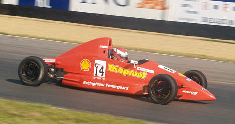 Fynboen Nils K. Vestergaard har fået god fart i sin single seater.